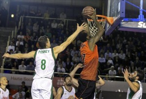 Foto: EFE El despertar de Deji Akindele fue demasiado para Baloncesto Sevilla